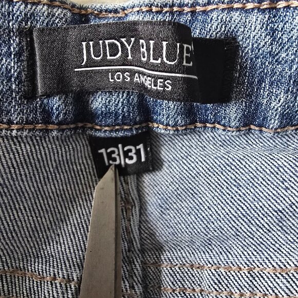 Judy Blue High Rise Relaxed Jeans with Raw Hem Embroidered Pocket 13 / 31 - Picture 5 of 5